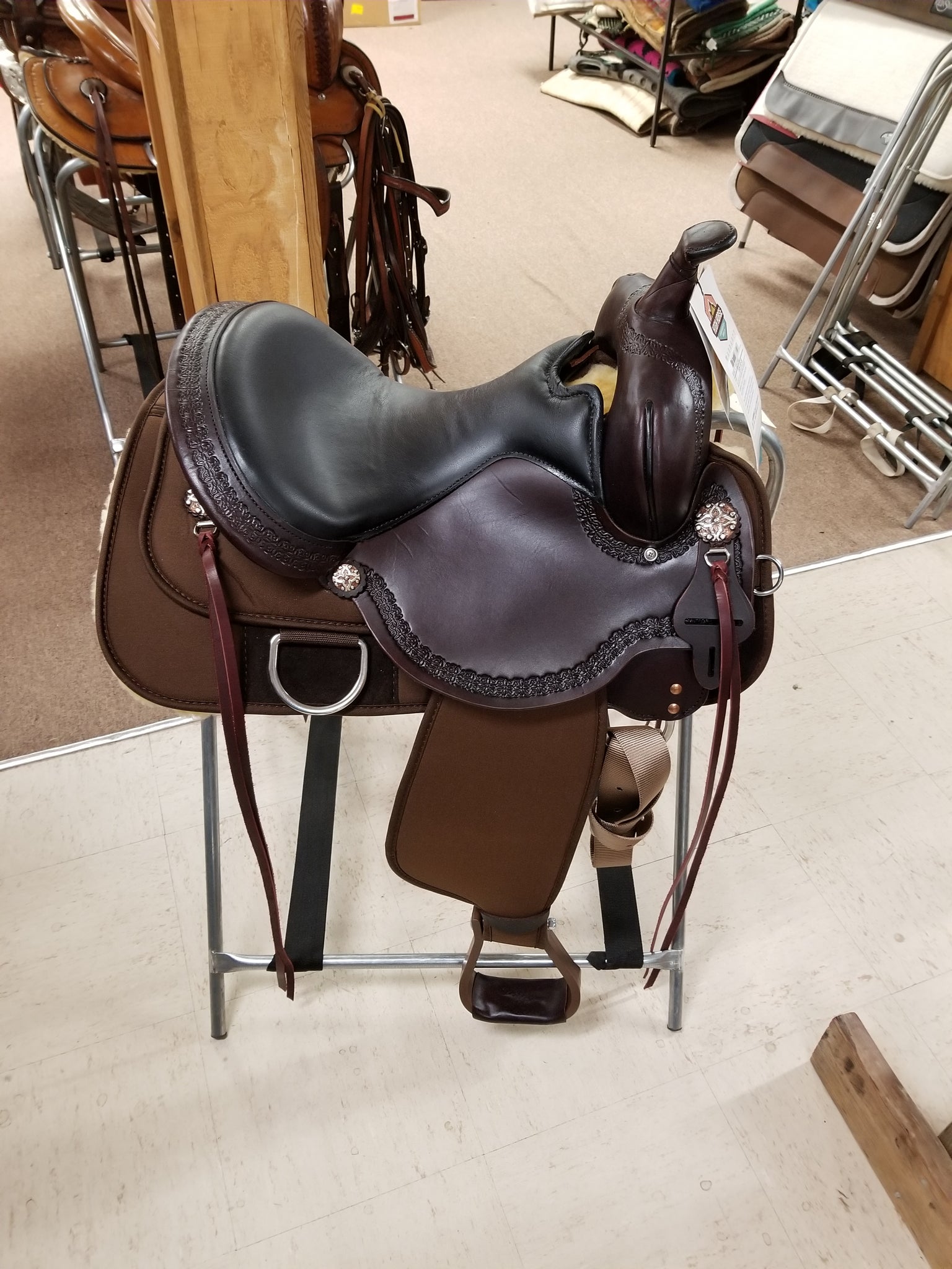 New Circle Y Trail Saddle/CY420886BM/15"