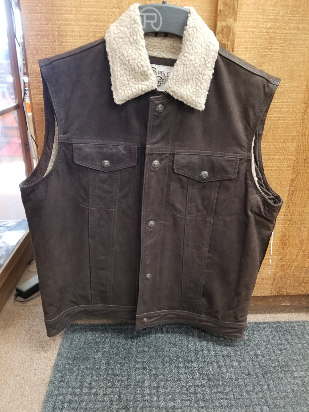 Cripple Creek Men's Leather Vest With Sherpa Lining/ML5058-23