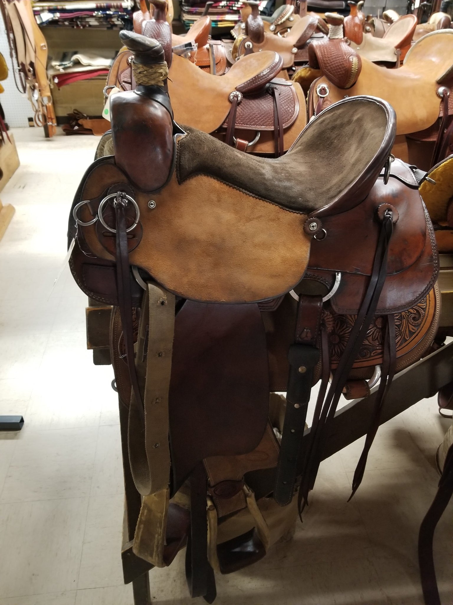 Used Dakota Mule Saddle/T.D./15 1/2"